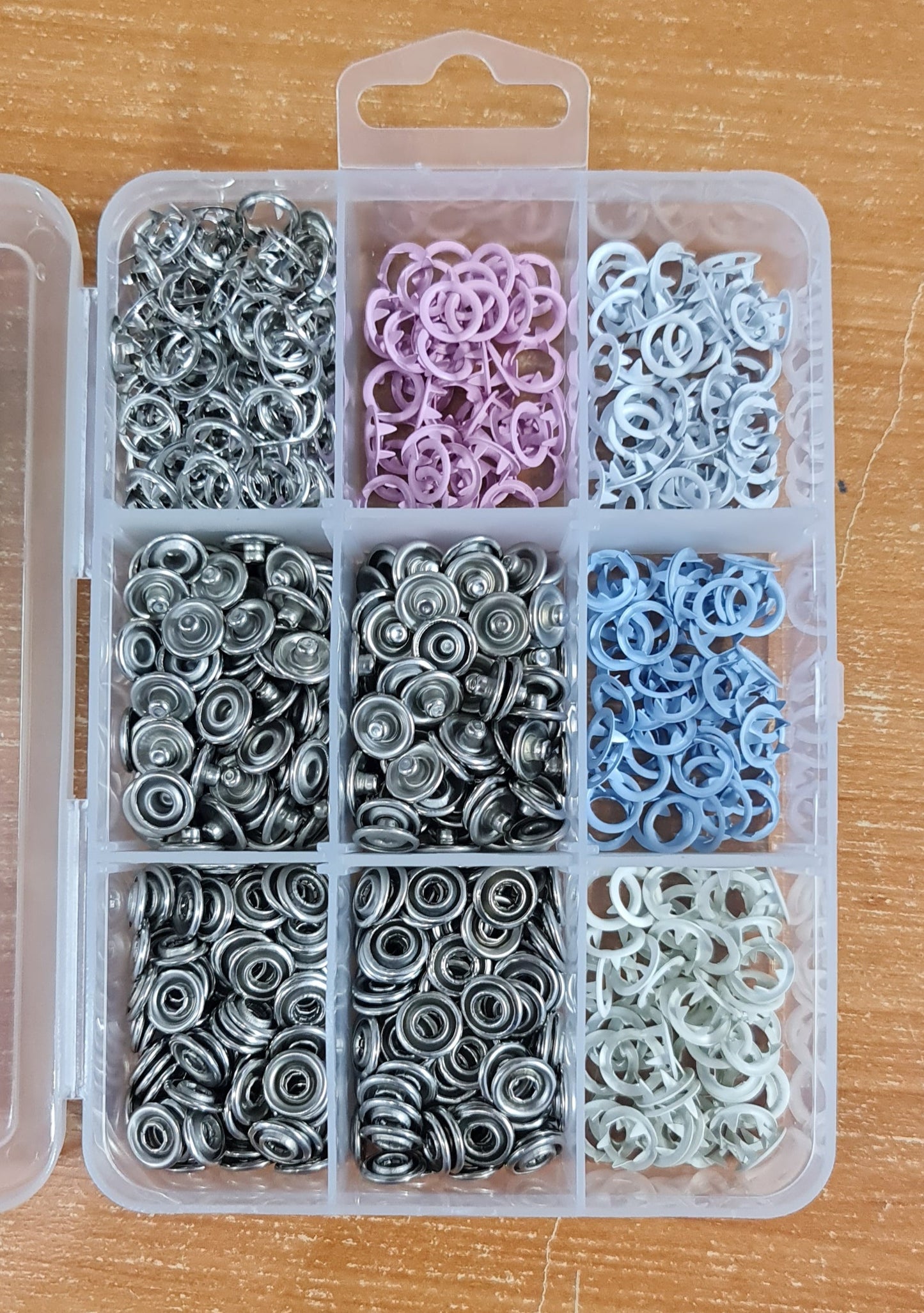 200 set Kutulu Renkli Bebe Gömlek Çıtçıt. (9,5mm Delikli Çıtçıt)