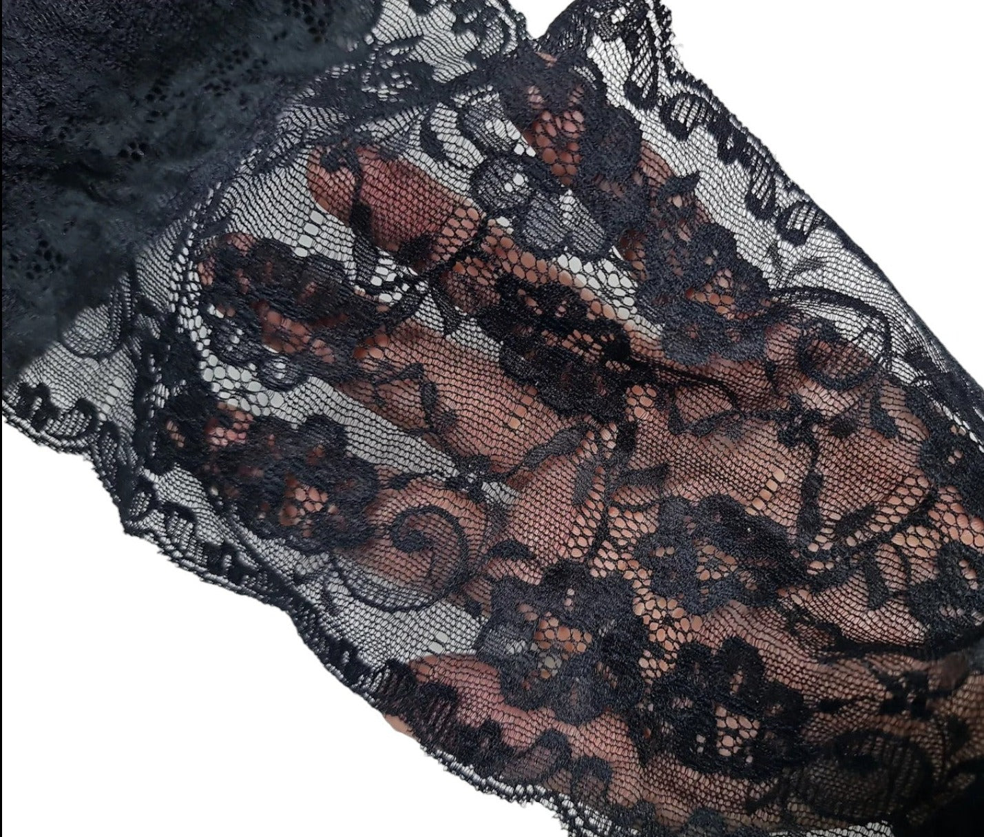 Siyah 15cm Eninde Likralı Dantel (10 Metrelik Top) Çiçek Desen Dantel