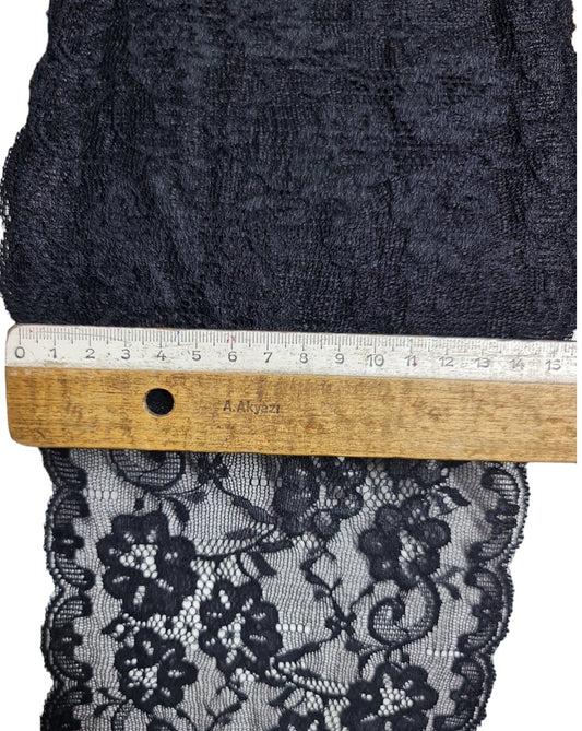 Siyah 15cm Eninde Likralı Dantel (10 Metrelik Top) Çiçek Desen Dantel
