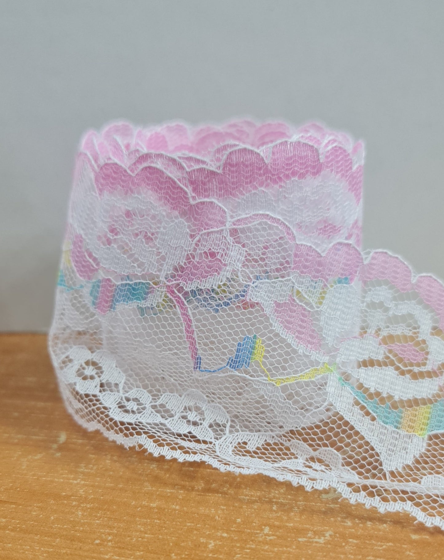 6,5cm eninde Çok Renkli Polyester Dantel 10 Metrelik Top