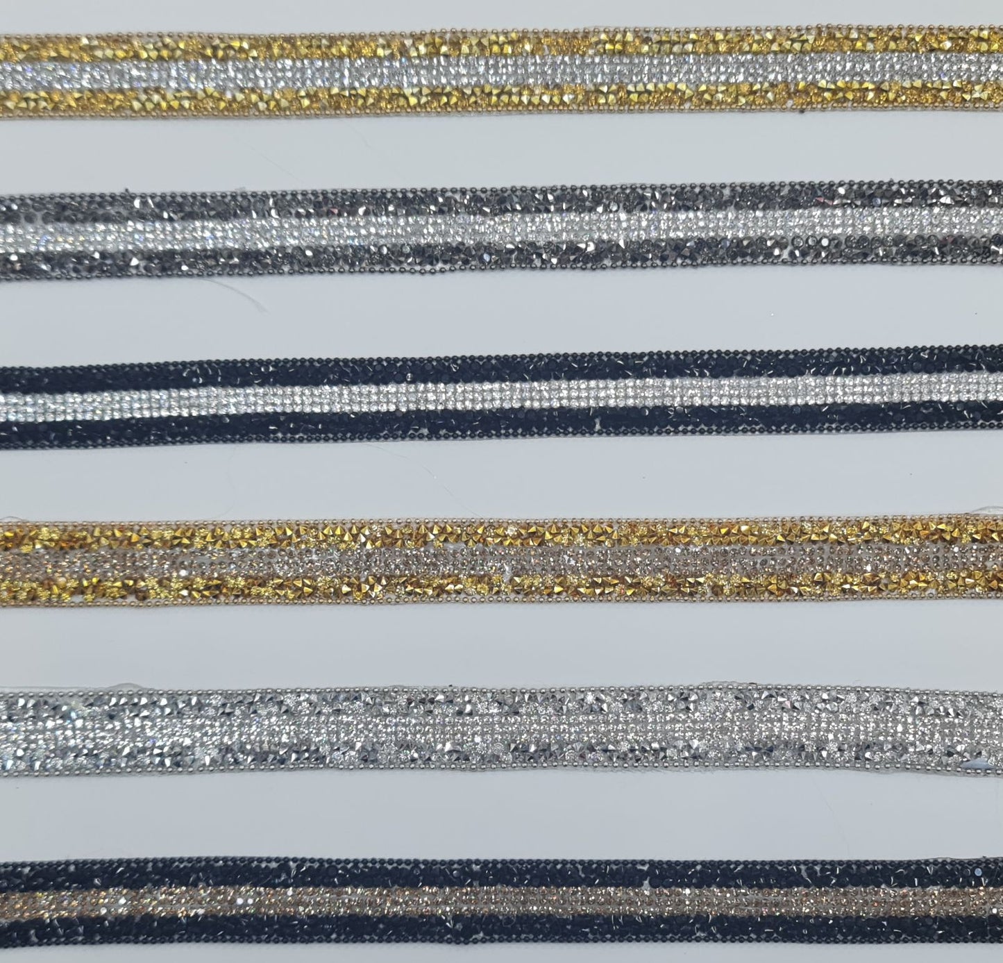 19mm Eninde Kendinden Yapışkanlı Kenarı Zincirli Taşlı Şerit (165)