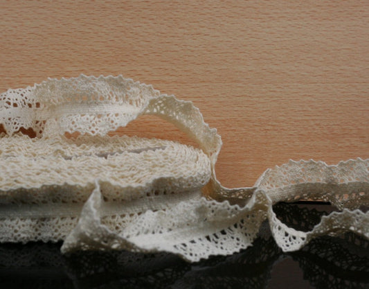 10 Metre Krem Lastikli Pamuk Dantel 35mm (403)