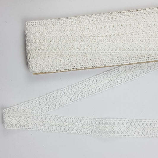 25mm Width 10 Meters Intermediate White Cotton Lace 5