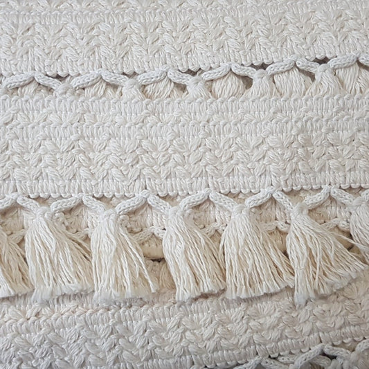 Patterned tassel fringe with a width of 5.5 cm. ( 5 meters in ball )