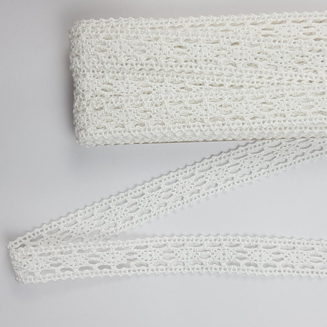 20mm Width Intermediate White Cotton Lace (8109-1) / 10 meters ball