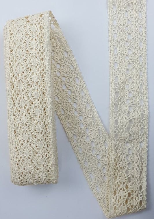 10 Meters Cream Intermediate Cotton Lace with 45mm width [1457]. (4.5cm breakaway)