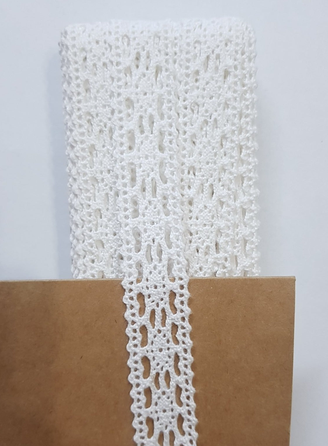 20mm Width Intermediate White Cotton Lace (8109-1) / 10 meters ball