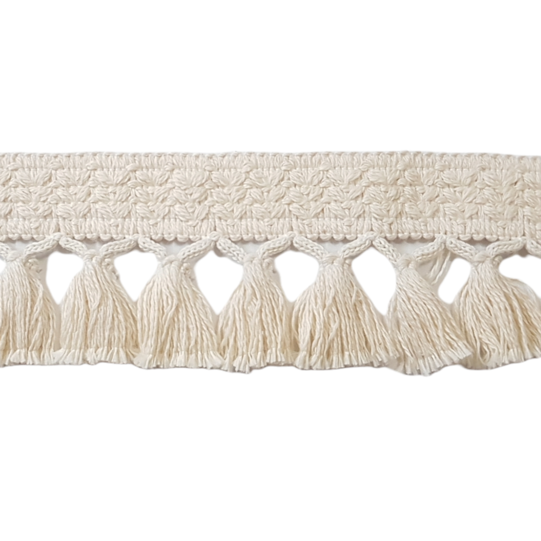 Patterned tassel fringe with a width of 5.5 cm. ( 5 meters in ball )