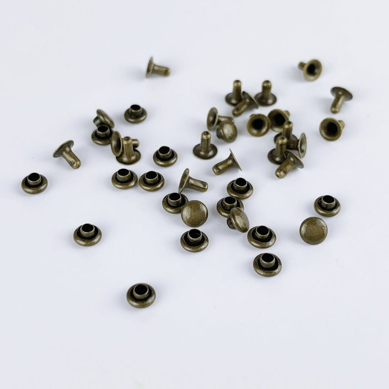 9mm Rivet (Without Apparatus) 33.5 Single Rivet (in packages of 100 or 1000 pieces)