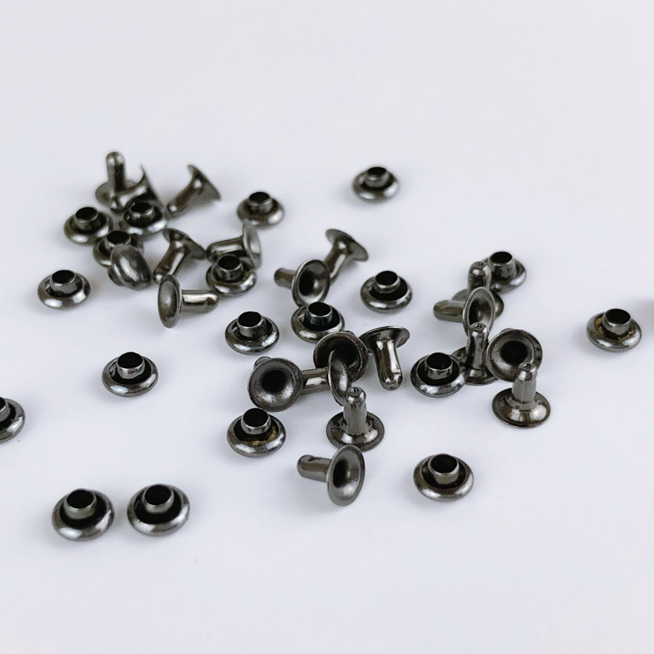 9mm Rivet (Without Apparatus) 33.5 Single Rivet (in packages of 100 or 1000 pieces)